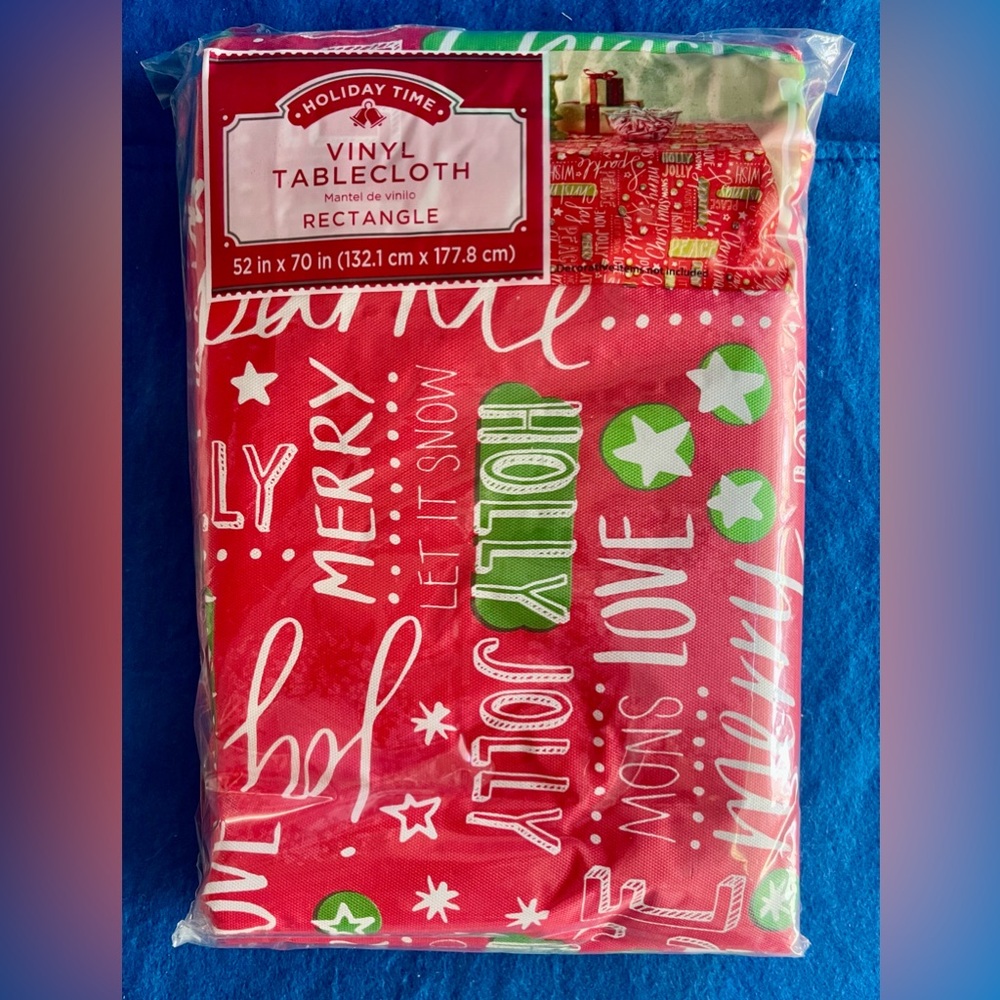 🎄 Holiday Time Vinyl Tablecloth – Christmas Red & Green – 52"x70" – NEW